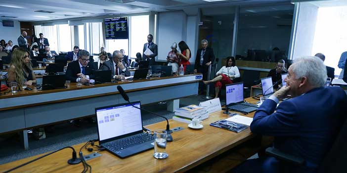Senadores discutem ritmo de tramitação da PEC do fim da escala 6×1 | Notícias